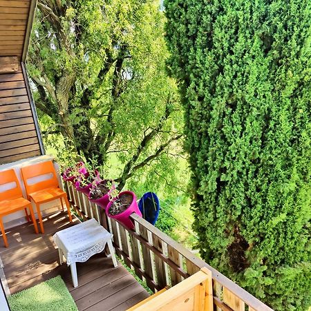 فندق Wee Aroleid Port-Valais المظهر الخارجي الصورة